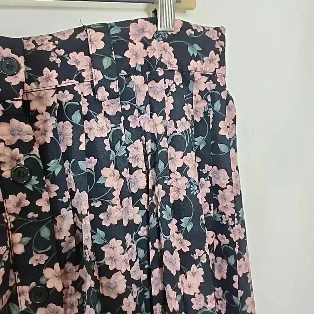 HAYDEN floral Pleaded Midi skirt. Nwt size Large - Picture 8 of 10